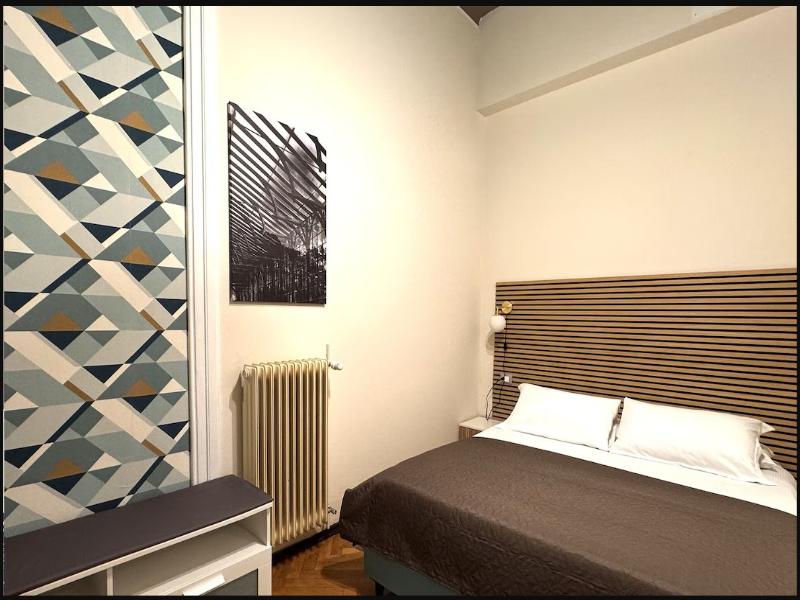Bed & Chic Art Rooms image