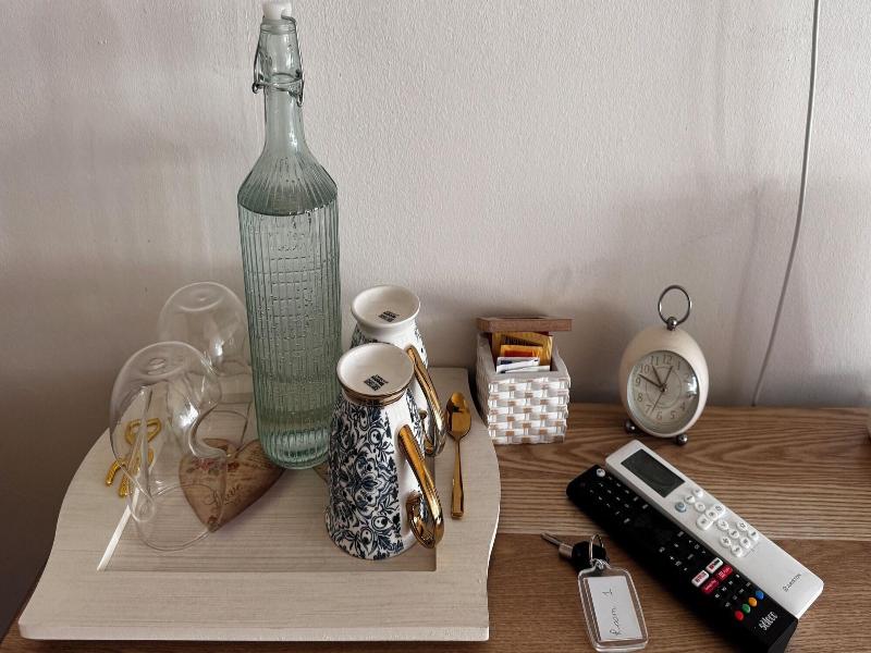 Bed & Chic Art Rooms image