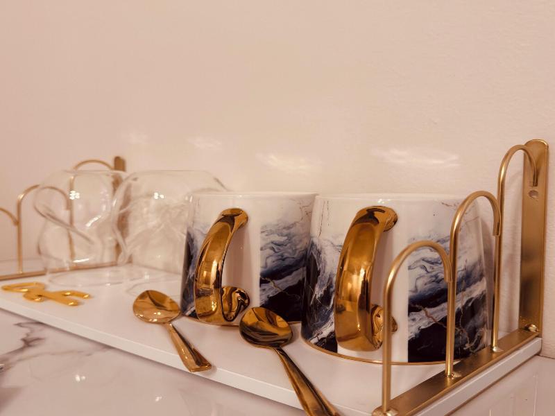 Bed & Chic Art Rooms image