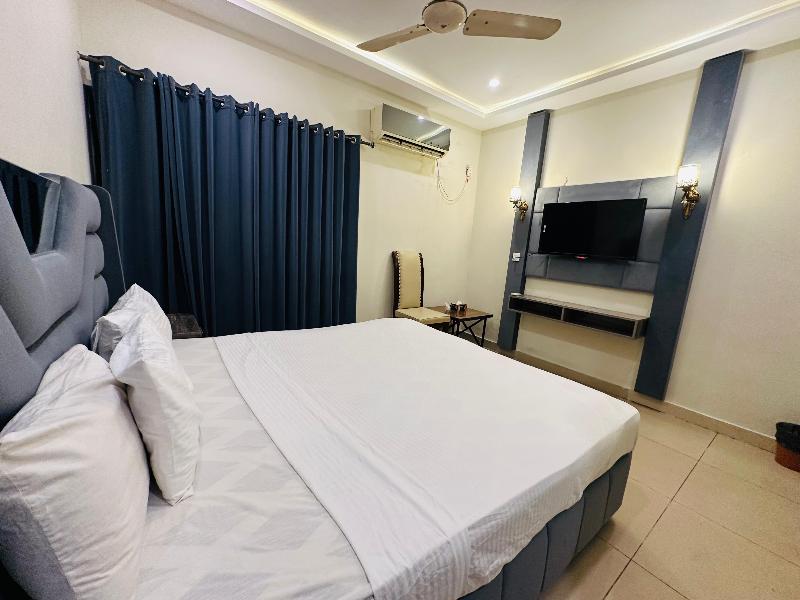 Travel Lodge Islamabad image