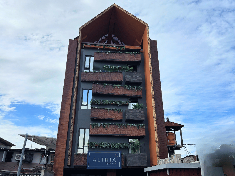 Althia Capsule Quarters image
