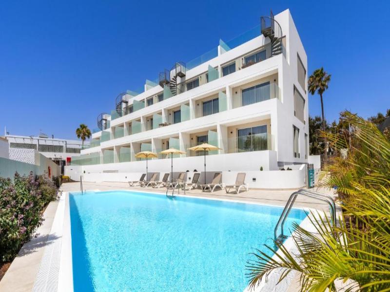 Calm Beach Apartments image