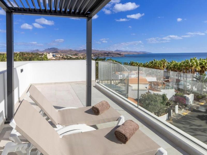 Calm Beach Apartments image