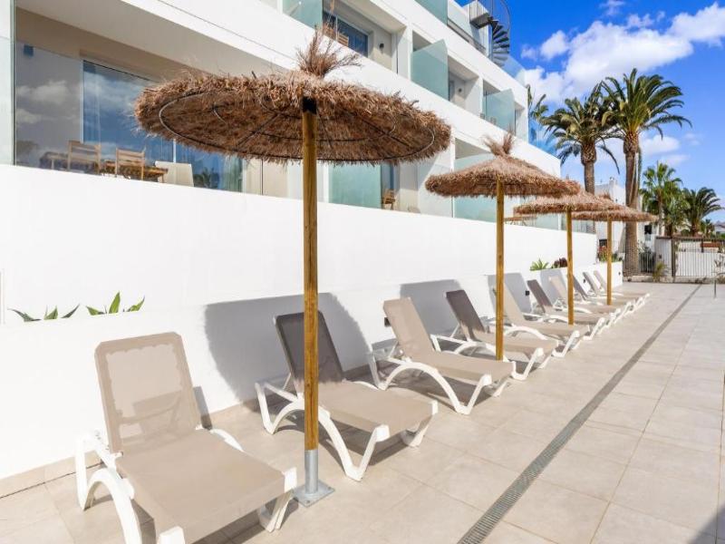 Calm Beach Apartments image
