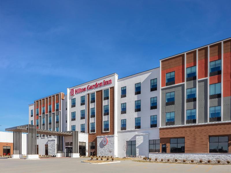 Hilton Garden Inn Hutchinson image