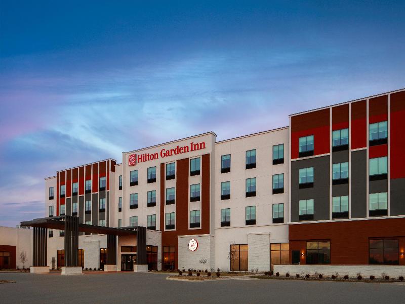 Hilton Garden Inn Hutchinson image