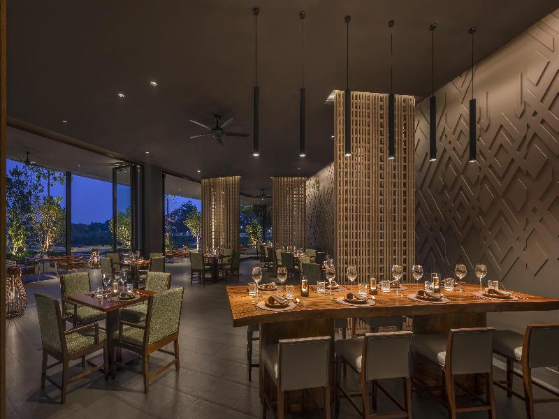 Kahavadi Chiang Rai, Curio Collection by Hilton image
