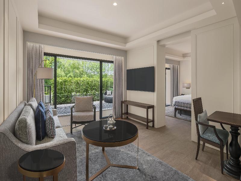 Kahavadi Chiang Rai, Curio Collection by Hilton image