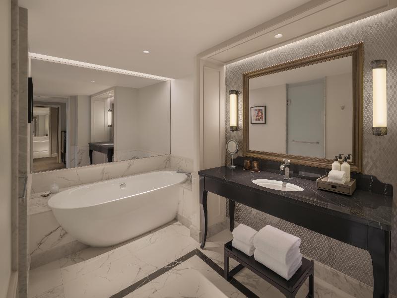 Kahavadi Chiang Rai, Curio Collection by Hilton image