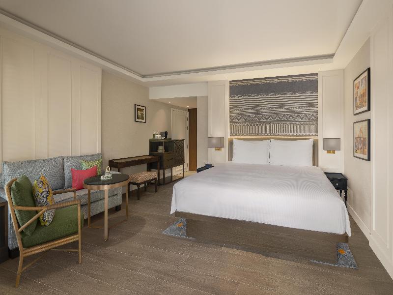 Kahavadi Chiang Rai, Curio Collection by Hilton image