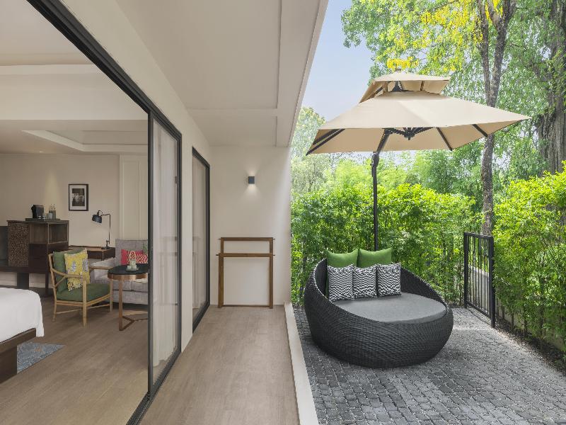 Kahavadi Chiang Rai, Curio Collection by Hilton image