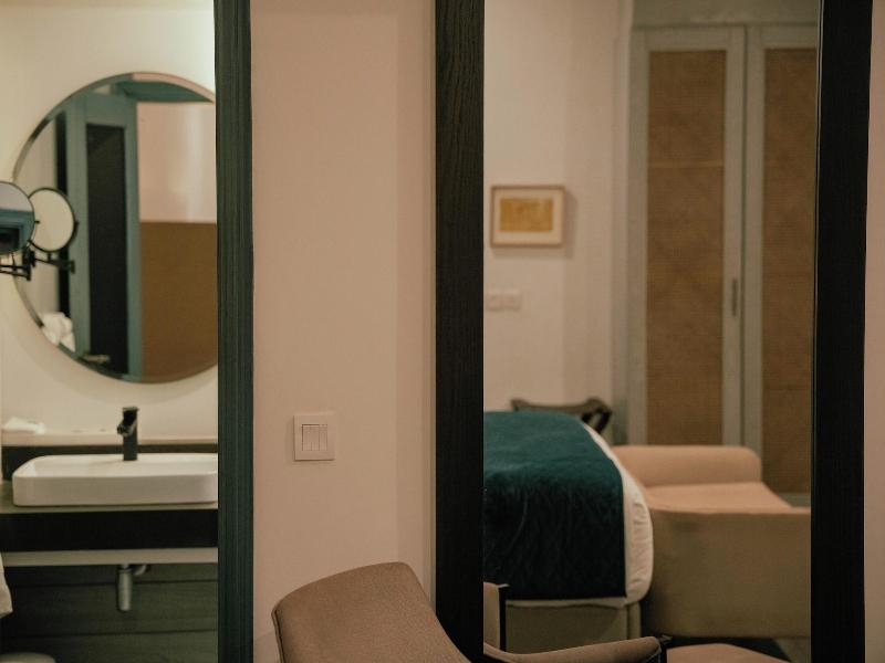 Ambiance Boutique Art Hotel Karachi image