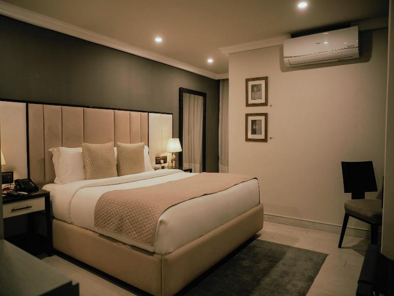 Ambiance Boutique Art Hotel Karachi image