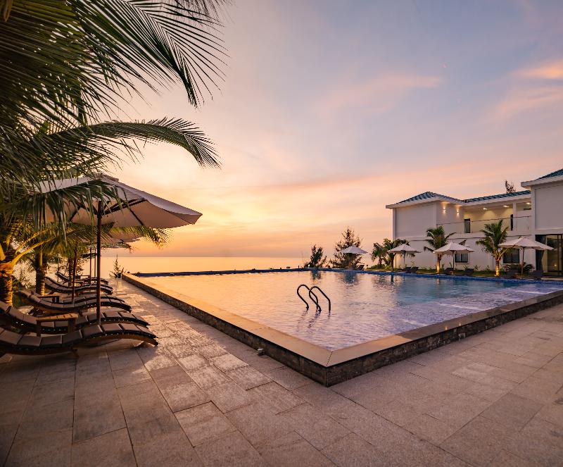La Costa Resort Quy Nhon image