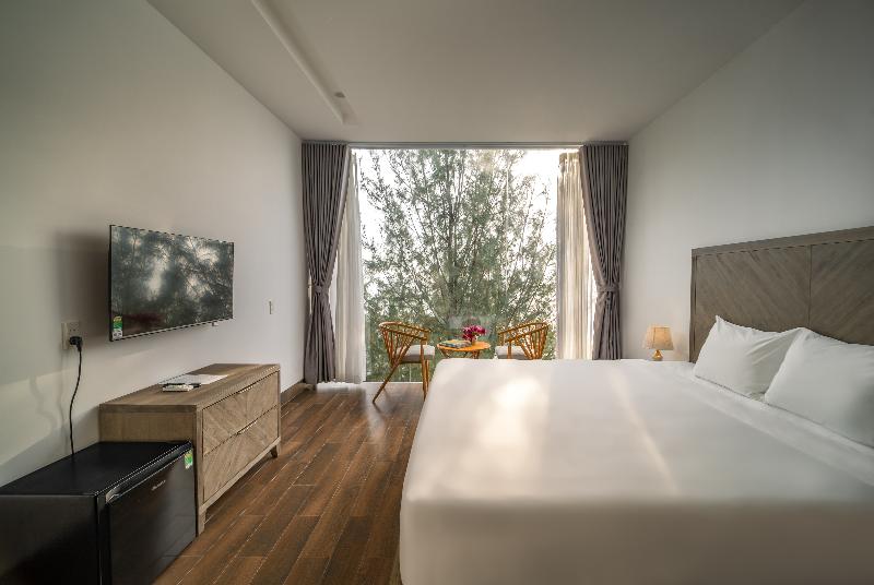 La Costa Resort Quy Nhon image