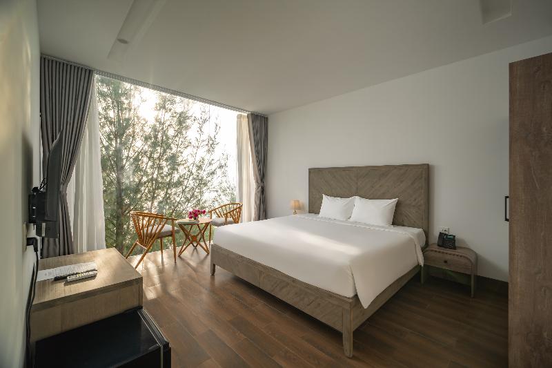 La Costa Resort Quy Nhon image
