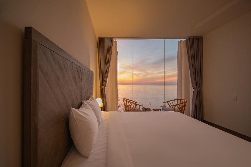 La Costa Resort Quy Nhon image