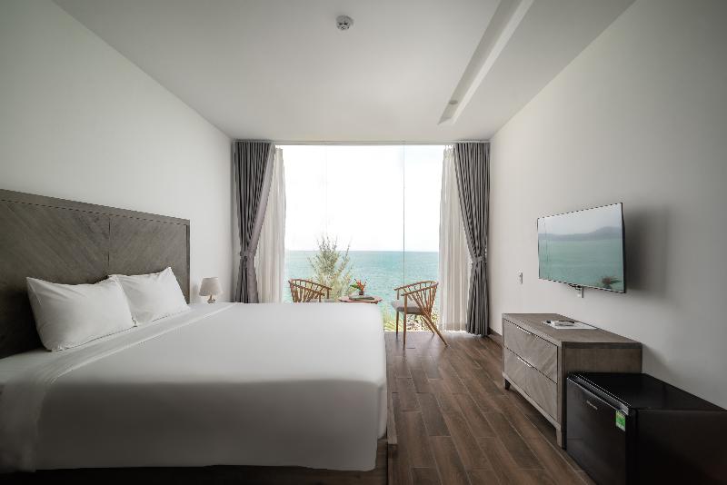 La Costa Resort Quy Nhon image