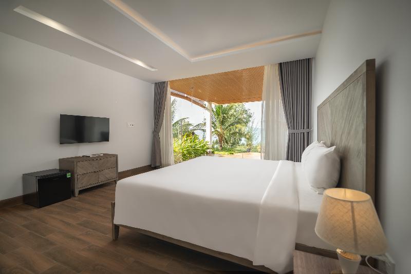La Costa Resort Quy Nhon image