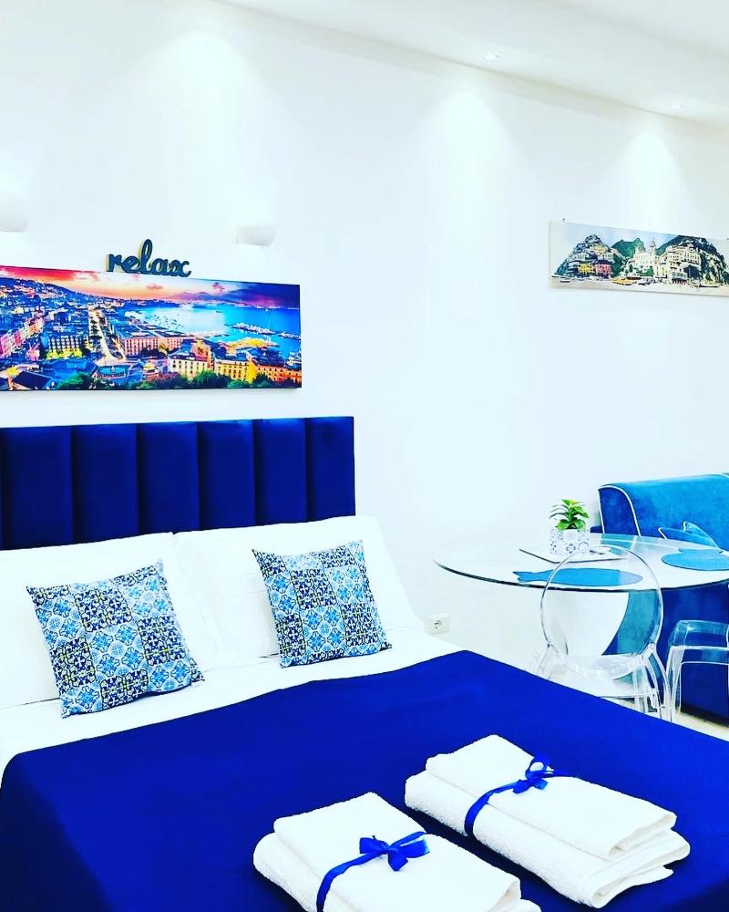 Donn Anna Naples City Center