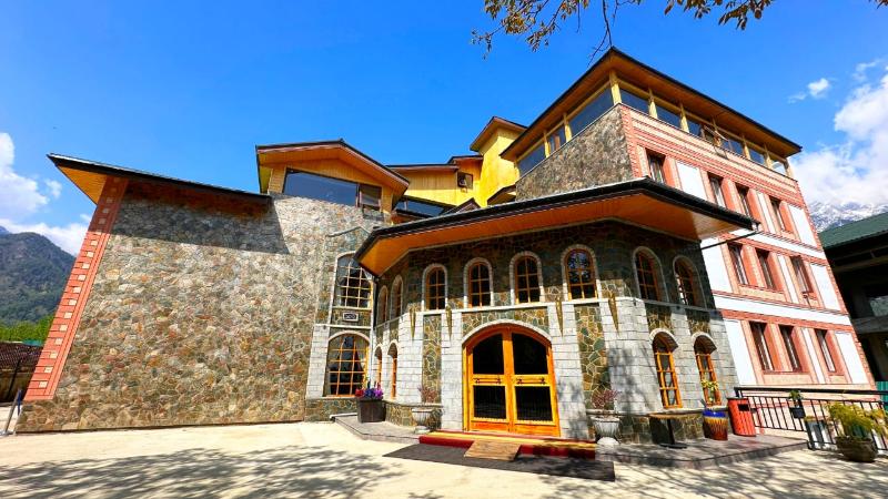 The Walnut Creek Hotel