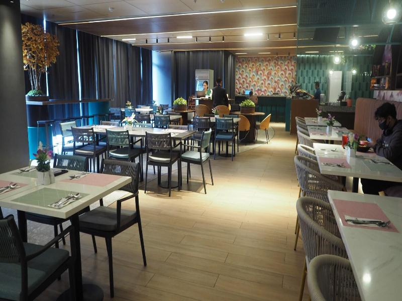 Novel Hotel Manila image