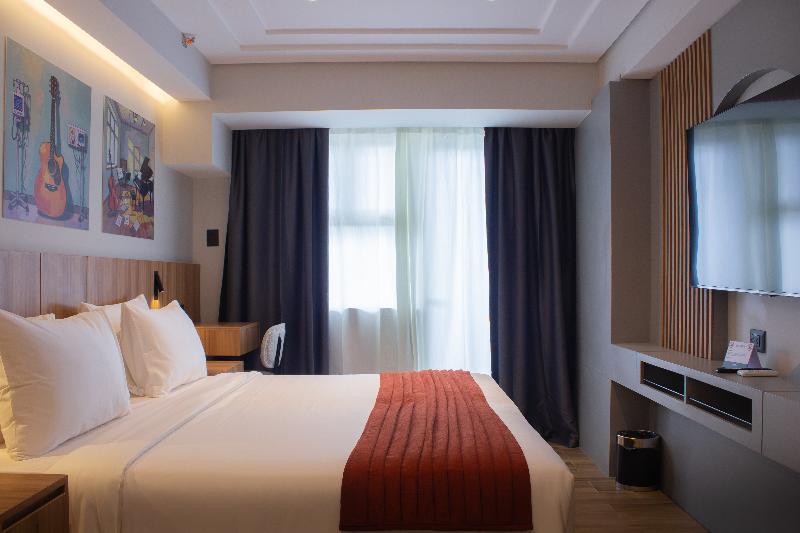 Novel Hotel Manila image