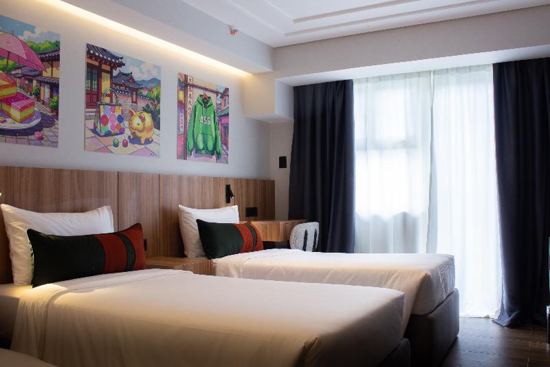Novel Hotel Manila image