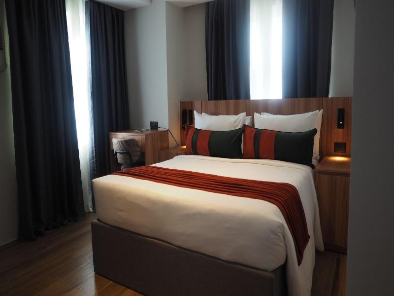 Novel Hotel Manila image