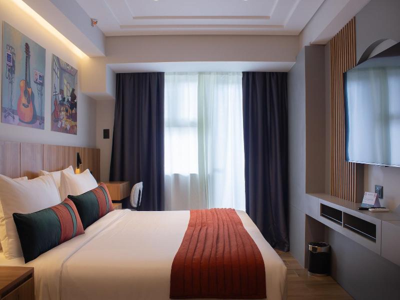 Novel Hotel Manila image