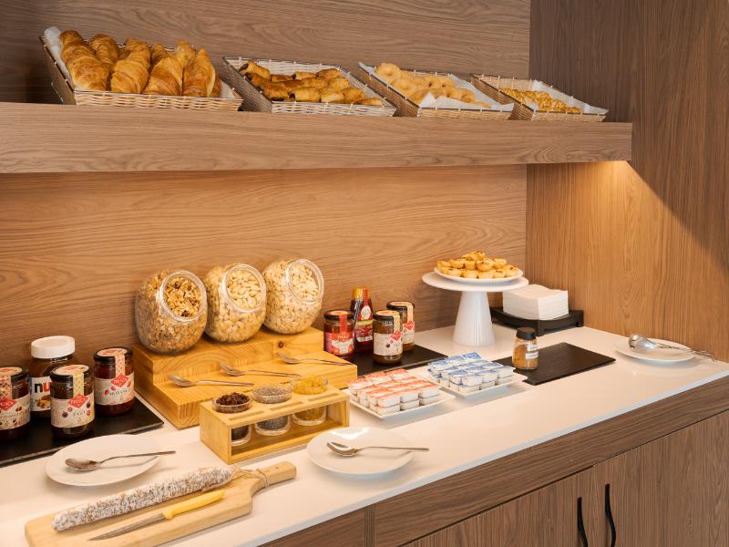 B&B Hotel Lisboa Aeroporto image