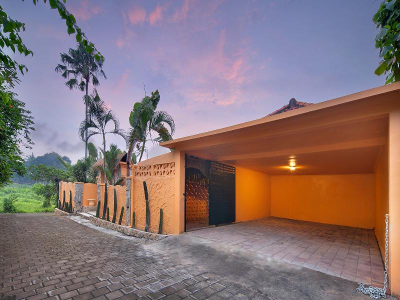 Cabana Kedungu Villa By Ini Vie Hospitality image