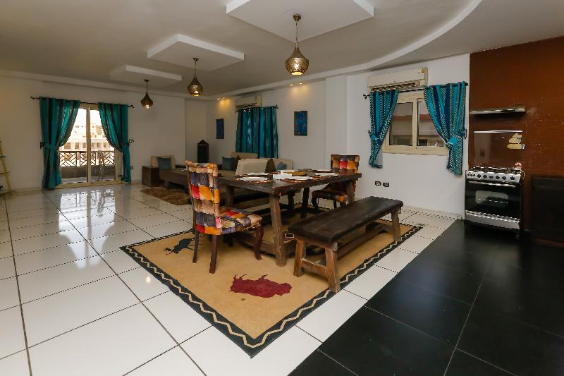 Pyramids Gem Plaza Boutique Hotel & Restaurant