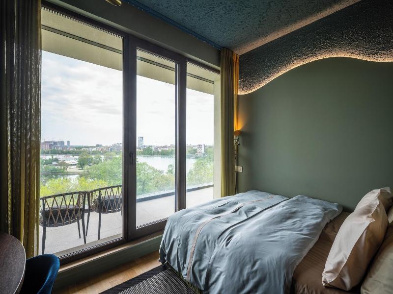 Room12 image