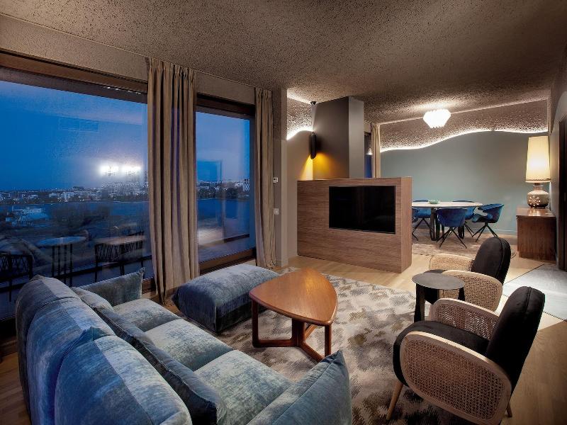 Room12 image