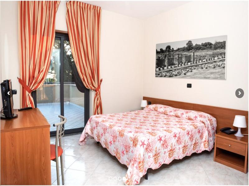 Hotel Almas image
