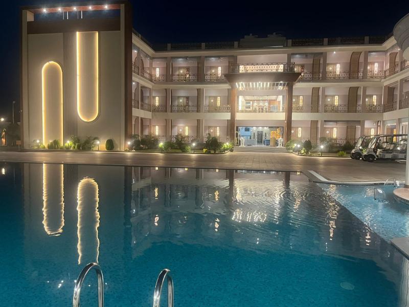 Nirvana Grand Hotel And Resort