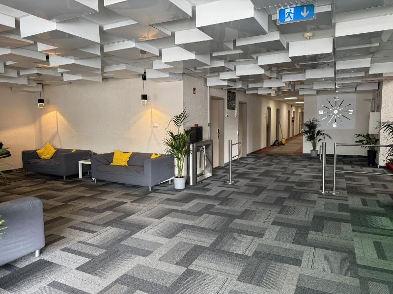 Free Parking,free Breakfast, 15 Min To City Center image