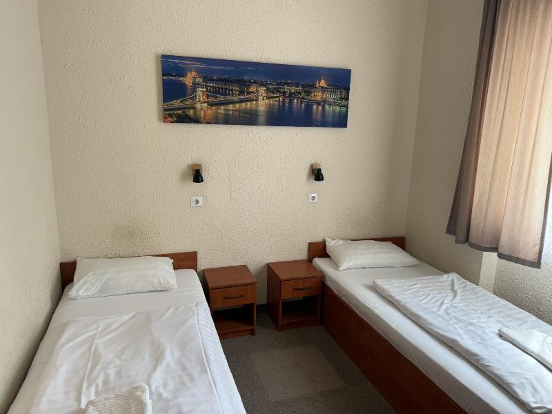 Free Parking,free Breakfast, 15 Min To City Center image