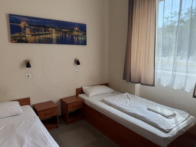 Free Parking,free Breakfast, 15 Min To City Center image