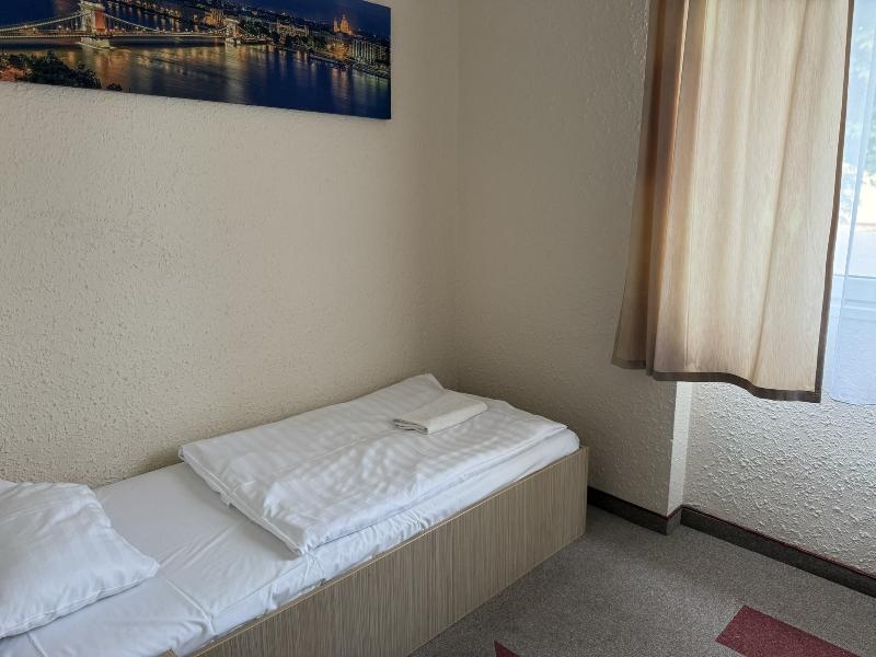 Free Parking,free Breakfast, 15 Min To City Center image