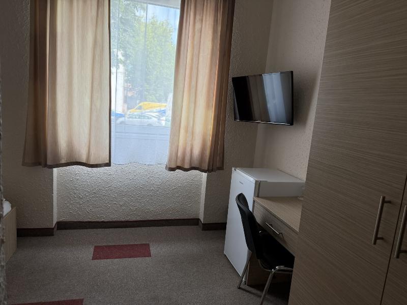 Free Parking,free Breakfast, 15 Min To City Center image