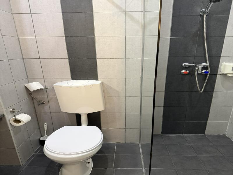 Free Parking,free Breakfast, 15 Min To City Center image