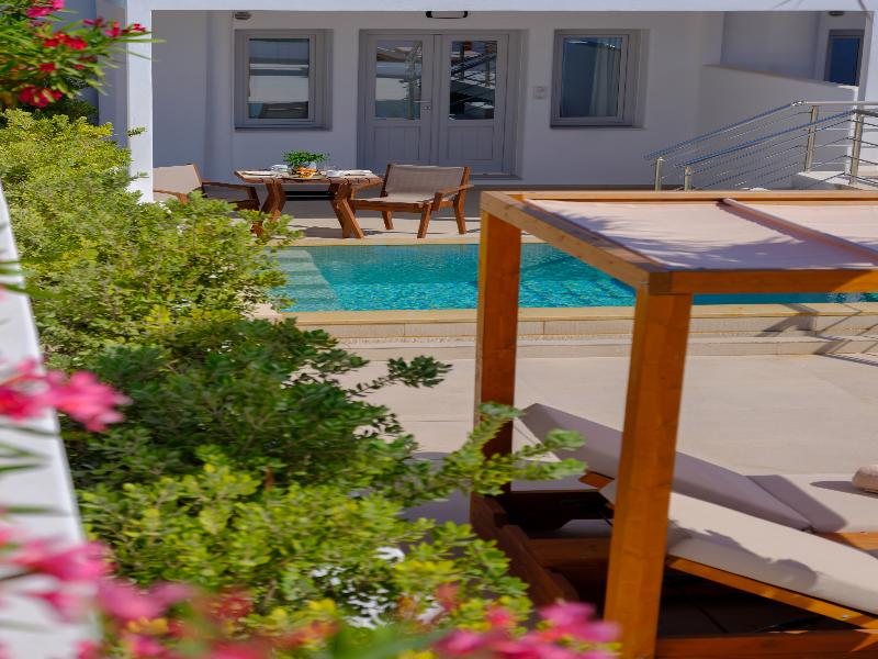 SUITE TWO BEDROOMS WITH PRIVATE POOL — photo 12