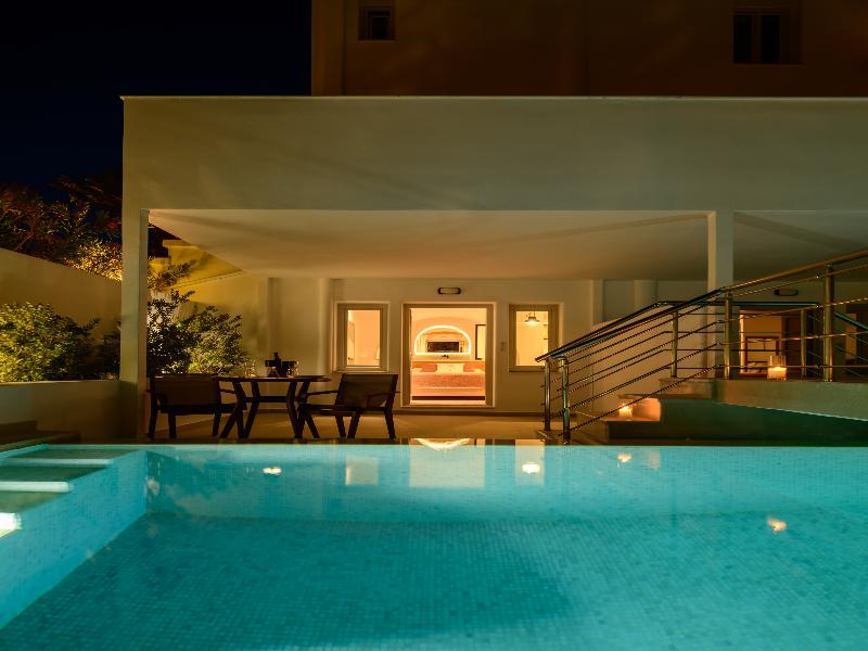 SUITE TWO BEDROOMS WITH PRIVATE POOL — photo 9