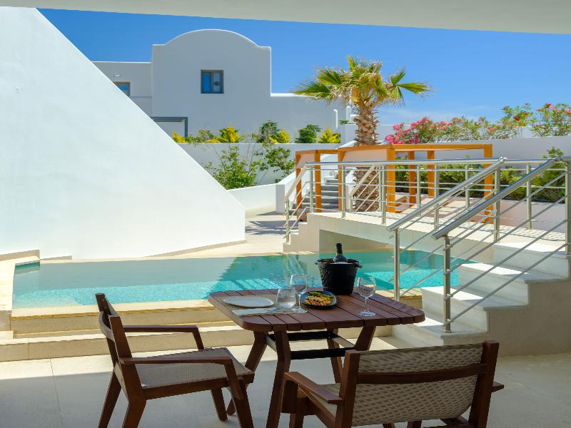 SUITE TWO BEDROOMS WITH PRIVATE POOL — photo 22