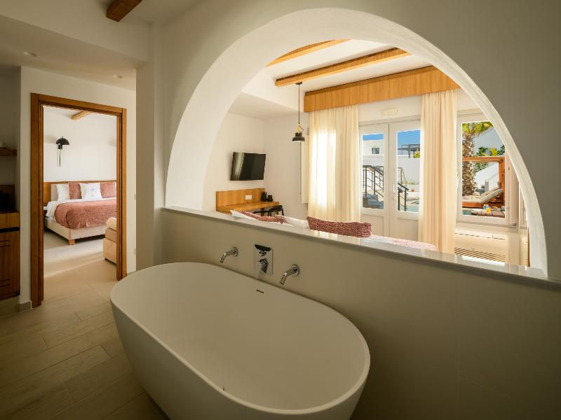 SUITE TWO BEDROOMS WITH PRIVATE POOL — photo 31