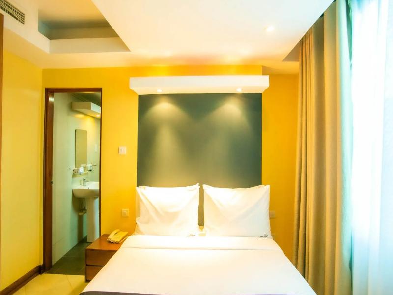 Parrot Hotel Arusha image