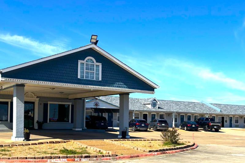 Victorian Inn By OYO Whitesboro US Hwy 82 image