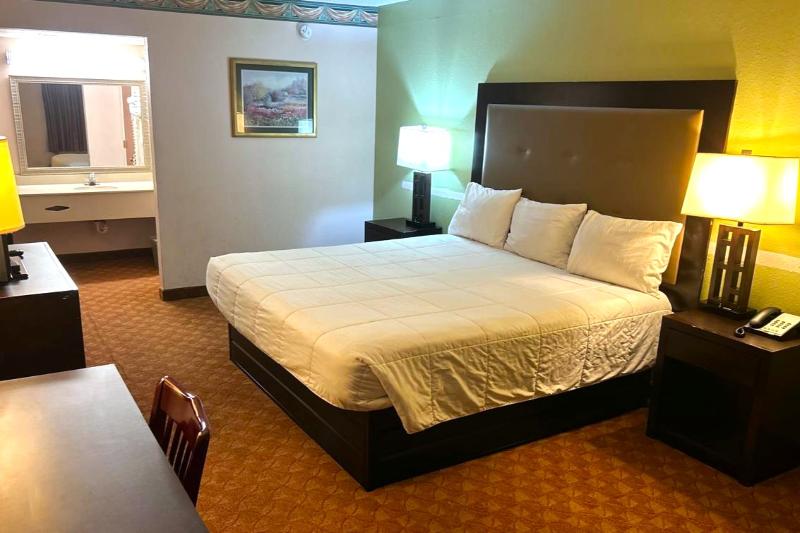 Victorian Inn By OYO Whitesboro US Hwy 82 image